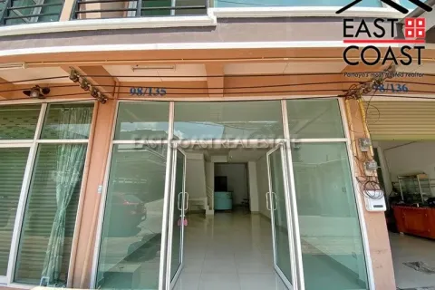Casa de 4 dormitorios en Pattaya, Tailandia № 213868 - foto 4