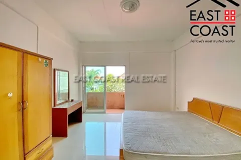Casa de 4 dormitorios en Pattaya, Tailandia № 213868 - foto 12