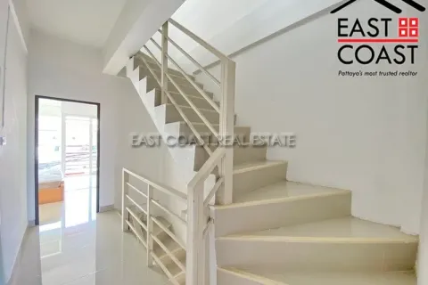Casa de 4 dormitorios en Pattaya, Tailandia № 213868 - foto 9