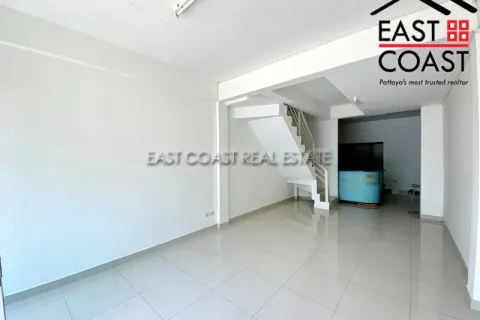 Casa de 4 dormitorios en Pattaya, Tailandia № 213868 - foto 5