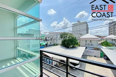 Casa de 4 dormitorios en Pattaya, Tailandia № 213868