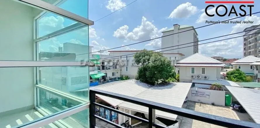 Casa de 4 dormitorios en Pattaya, Tailandia № 213868