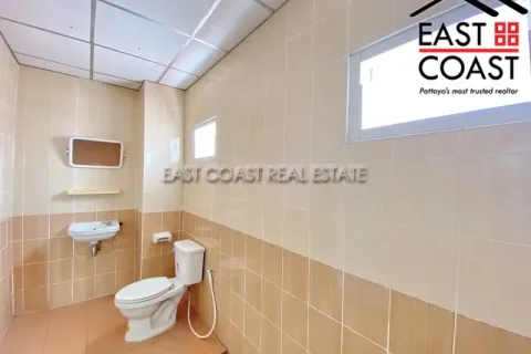 Casa de 4 dormitorios en Pattaya, Tailandia № 213868 - foto 17