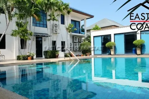 Casa de 3 dormitorios en Pattaya, Tailandia № 213865