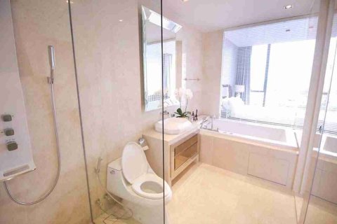 Condo in Bangkok, Thailand, 2 bedrooms № 183299 - photo 11