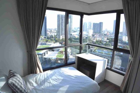 Condo in Bangkok, Thailand, 2 bedrooms № 183297 - photo 2