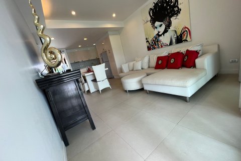 Condo in Phuket, Thailand, 2 bedrooms  № 167176 - photo 1