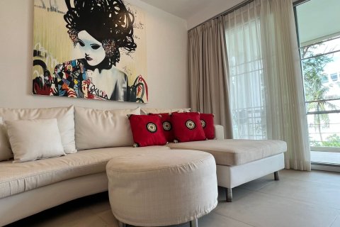 Condo in Phuket, Thailand, 2 bedrooms  № 167176 - photo 15