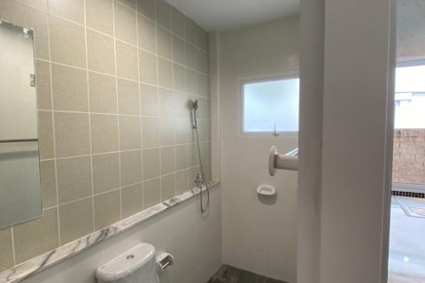 Дом в Бангкоке, Таиланд с 3 спальнями  № 167175 - фото 9