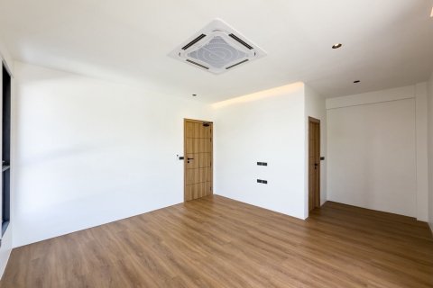 Villa in Phuket, Thailand 3 bedrooms № 167177 - photo 14