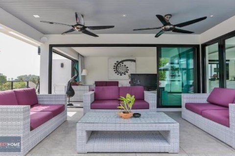 Villa in Ko Samui, Thailand 3 bedrooms № 179912 - photo 2
