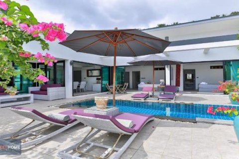 Villa in Ko Samui, Thailand 3 bedrooms № 179912 - photo 17