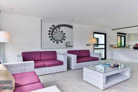 Villa in Ko Samui, Thailand 3 bedrooms № 179912 - photo 15