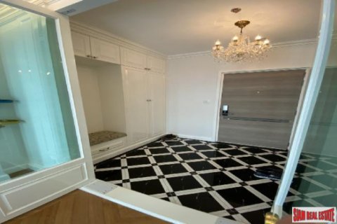 Apartment in Bangkok, Thailand 2 bedrooms № 193977 - photo 4