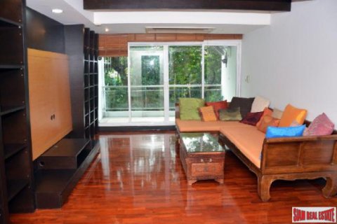 Apartment in Bangkok, Thailand 2 bedrooms № 193974