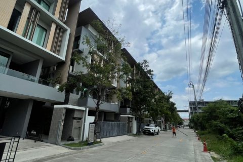 House in Bueng Kum, Bangkok, Thailand 4 bedrooms № 135949 - photo 17