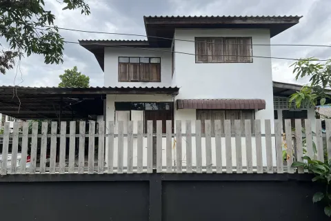 House in Saraphi, Thailand 3 bedrooms № 156551 - photo 2