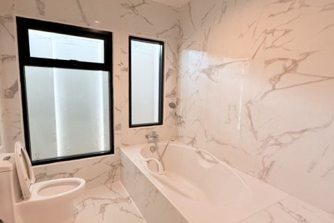 House in Pattaya, Thailand 3 bedrooms № 139950 - photo 4