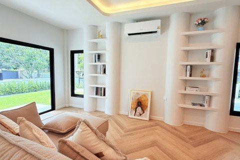 House in Pattaya, Thailand 3 bedrooms № 139950 - photo 2