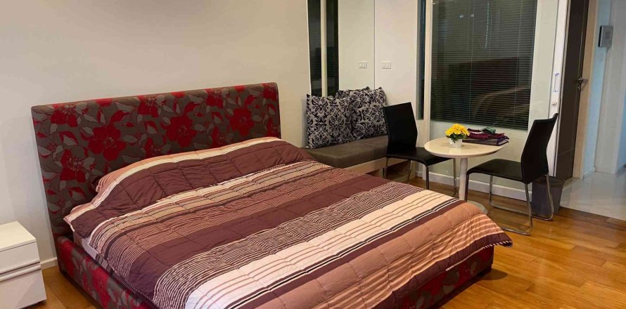 Studio in the Condo in Watthana, Bangkok, Thailand № 139948