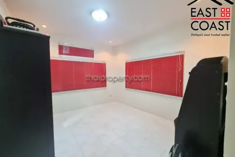 Casa de 3 dormitorios en Pattaya, Tailandia № 213618 - foto 12