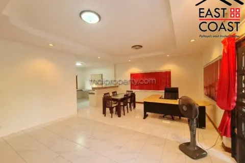 Casa de 3 dormitorios en Pattaya, Tailandia № 213618 - foto 6