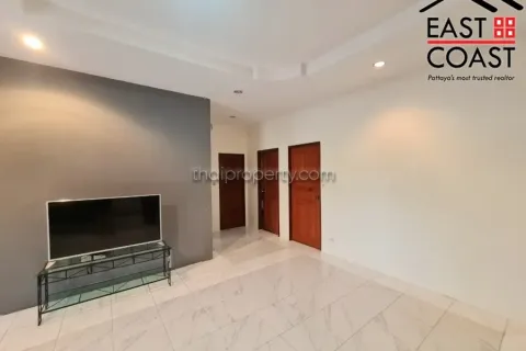 Casa de 3 dormitorios en Pattaya, Tailandia № 213618 - foto 8
