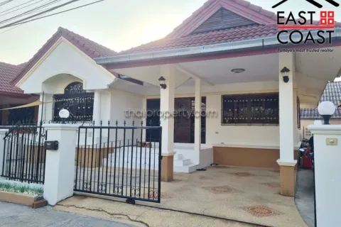 Casa de 3 dormitorios en Pattaya, Tailandia № 213618 - foto 2