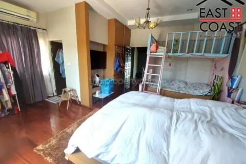 Casa de 5 dormitorios en Pattaya, Tailandia № 213614 - foto 28