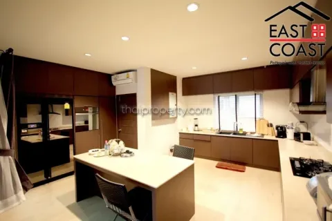 Casa de 5 dormitorios en Pattaya, Tailandia № 213614 - foto 6