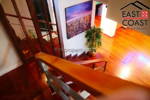 Casa de 5 dormitorios en Pattaya, Tailandia № 213614 - foto 16