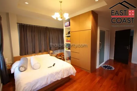Casa de 5 dormitorios en Pattaya, Tailandia № 213614 - foto 21