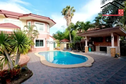 Casa de 5 dormitorios en Pattaya, Tailandia № 213614 - foto 3