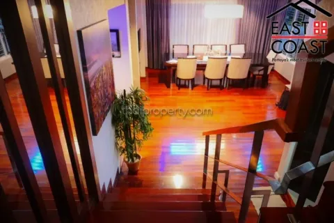 Casa de 5 dormitorios en Pattaya, Tailandia № 213614 - foto 15