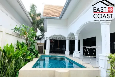Casa de 3 dormitorios en Pattaya, Tailandia № 213617 - foto 4