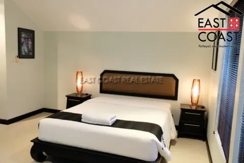 Casa de 3 dormitorios en Pattaya, Tailandia № 213617 - foto 16