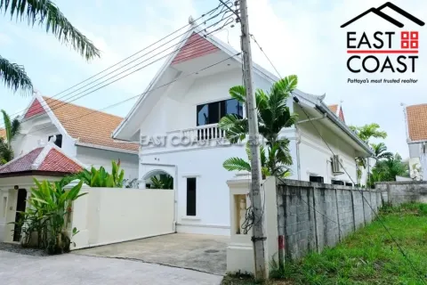 Casa de 3 dormitorios en Pattaya, Tailandia № 213617 - foto 3