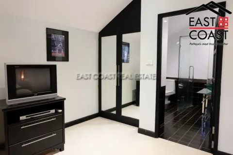 Casa de 3 dormitorios en Pattaya, Tailandia № 213617 - foto 17