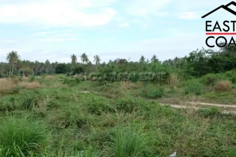 Terreno en Pattaya, Tailandia № 213616
