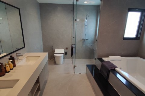 Villa in Bangkok, Thailand 4 bedrooms № 165414 - photo 8