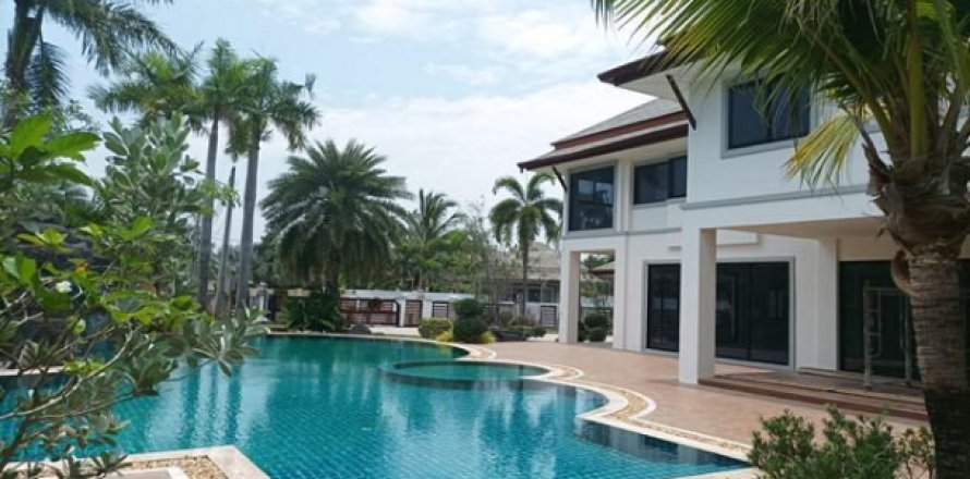 Villa on Jomtien Beach, Pattaya, Thailand 4 bedrooms № 203242