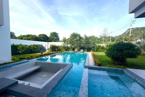 Villa in Hua Hin, Thailand 4 Schlafzimmer № 222440 - Foto 28