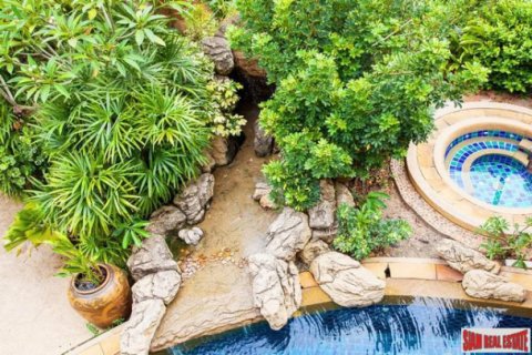 Villa on Jomtien Beach, Pattaya, Thailand 4 bedrooms № 193002 - photo 5