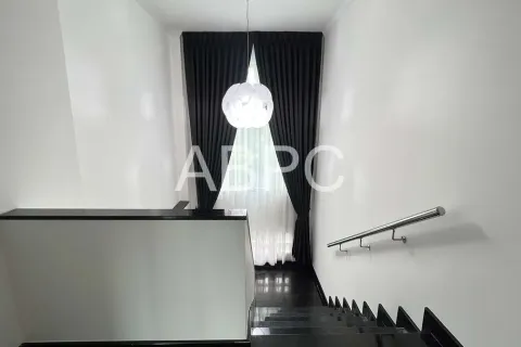 Casa de 3 dormitorios en Pattaya, Tailandia № 211676 - foto 8