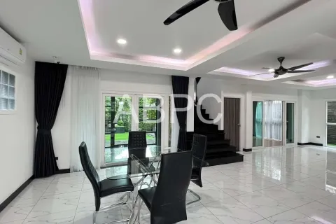 Casa de 3 dormitorios en Pattaya, Tailandia № 211676 - foto 6