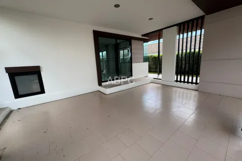 Casa de 3 dormitorios en Pattaya, Tailandia № 211674 - foto 12