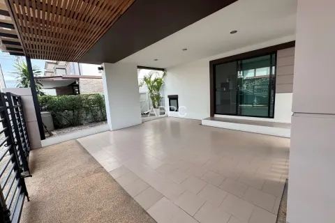 Casa de 3 dormitorios en Pattaya, Tailandia № 211674 - foto 4
