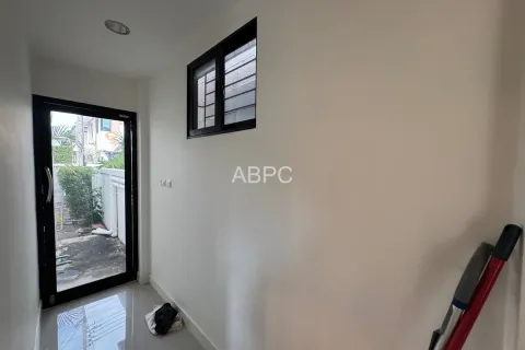 Casa de 3 dormitorios en Pattaya, Tailandia № 211674 - foto 3