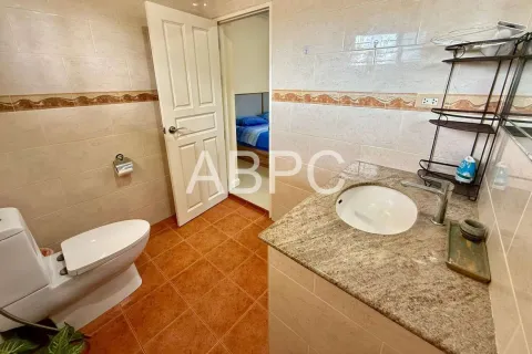 Casa de 4 dormitorios en Pattaya, Tailandia № 211677 - foto 8