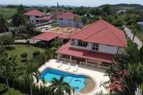 Casa de 4 dormitorios en Pattaya, Tailandia № 211677 - foto 15
